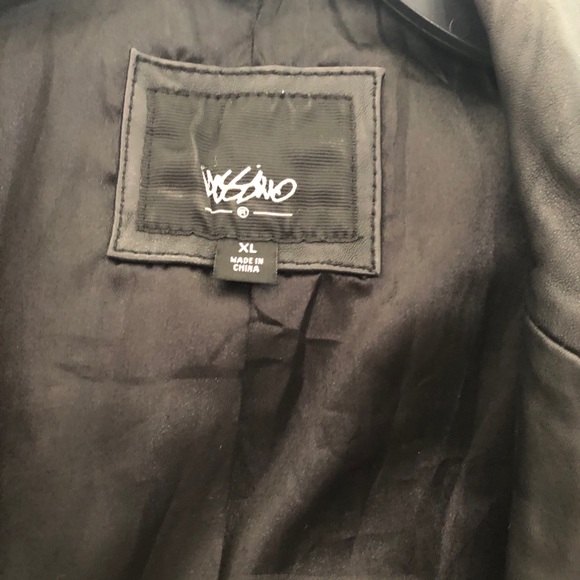 Leather jacket - Picture 3 of 4